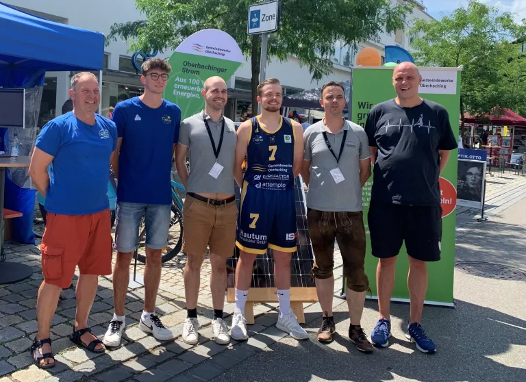 Auf dem Straßenfest mit dem Team des TSV Oberhaching